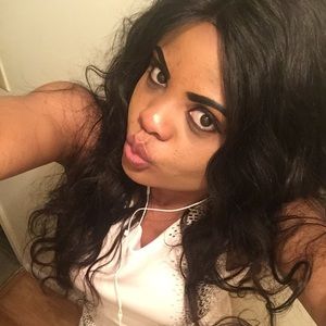 Meet your Posher, Malika